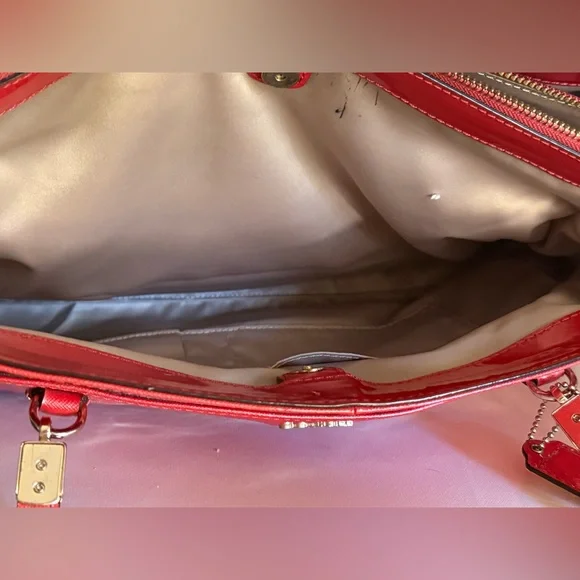 Coach Gallery Large Tote 29141 Red Patent Leather Shoulder Bag - Picture 8 of 13